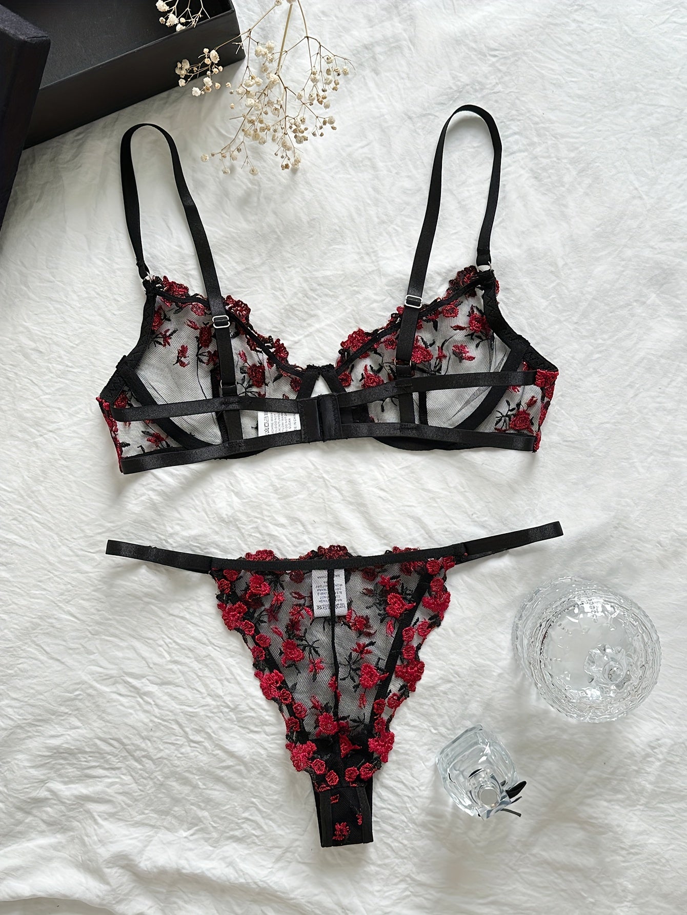 Conjunto de lencería con bordado floral, sujetador sin forro con aberturas y tanga de malla, lencería y ropa interior sexy para mujer