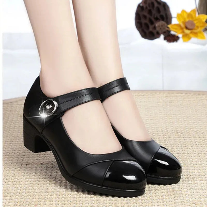 Zapatos de tacón cuadrado de piel sintética negros con punta redonda y peso ligero clásico para mujer de Cresfimix, zapatos de oficina para mujer, zapatos Azuis C6446c