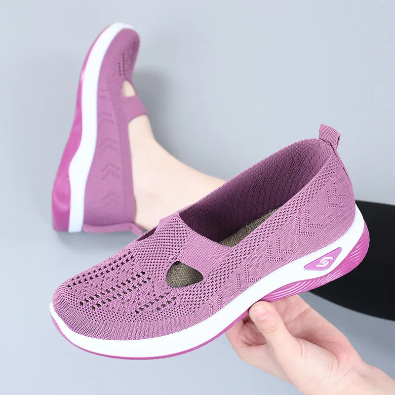 Zapatos nuevos de verano para mujer, zapatillas de deporte de malla transpirables, zapatos casuales de plataforma plana ligeros sin cordones, zapatos tejidos antideslizantes para caminar para mujer